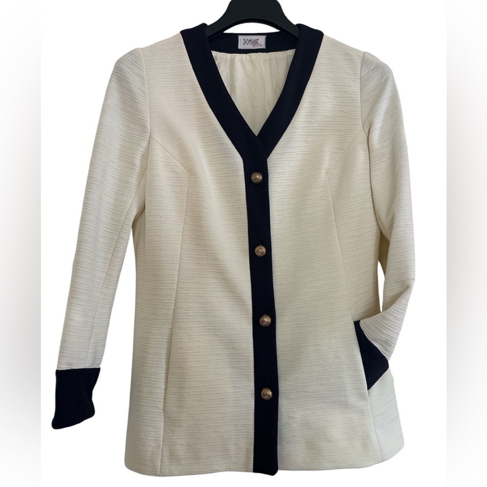 Domani cardigan jacket cream with blue details contrasting gold buttons. Size L.